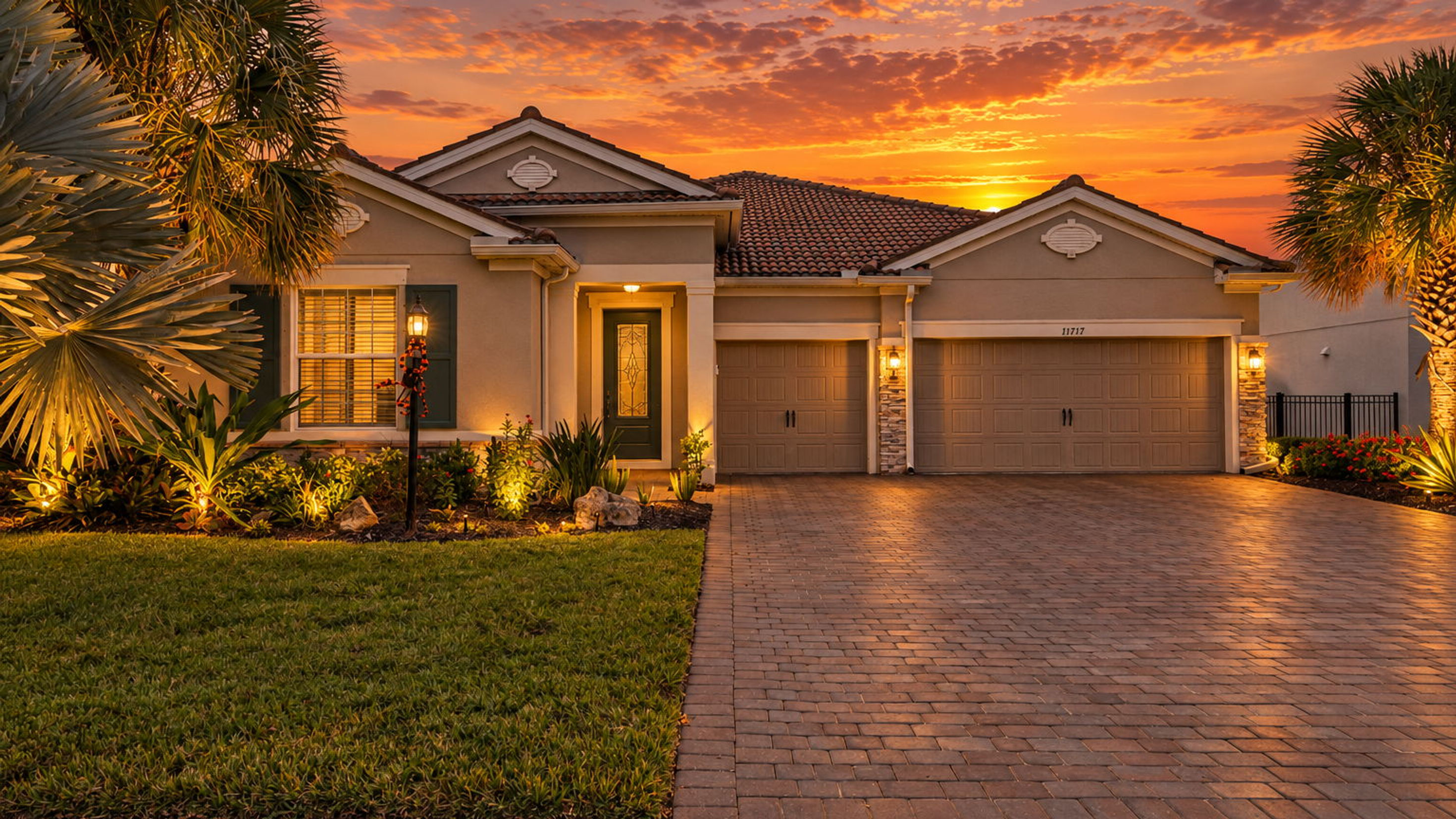REMODELED WATERFRONT POOL HOME MALLORY PARK | LAKEWOOD RANCH
